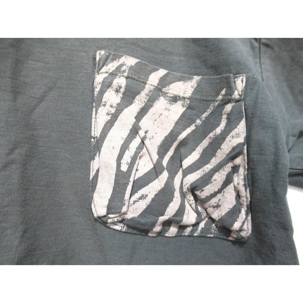 Zara Kids Size 4-5‎ Gray Short Sleeve T-Shirt With Zebra Print Pocket